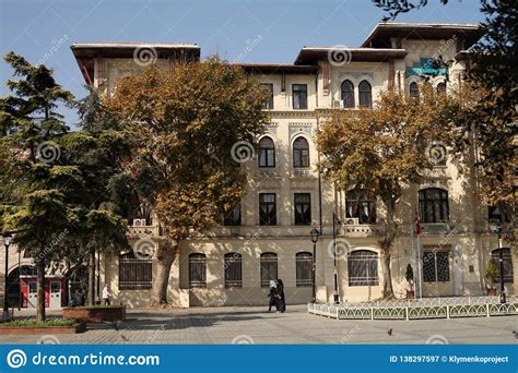 22.10.2016 Turkey, Istanbul - People Walking on Istambul Street Editorial Photography - Image of ...