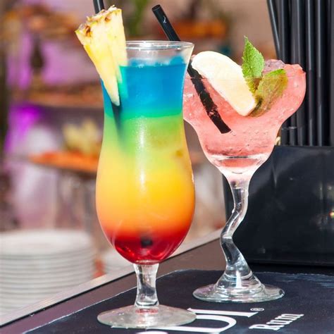 Recette du Rainbow Cocktail - Cocktail Mag | Recipe | Rainbow cocktail, Fun cocktails, Best ...