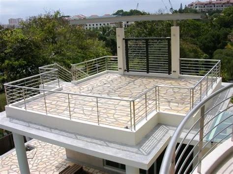 Panel Stainless Steel Roof Railing at best price in Nagpur | ID: 15779526333