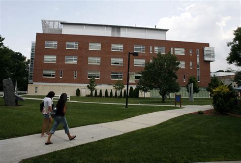 Kean University still not in compliance for accreditation, report finds ...