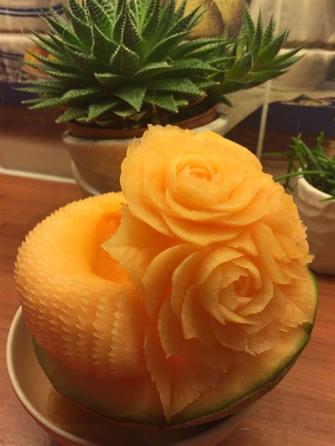 Cantaloupe carving | Amazing food art, Vegetable carving, Fruit and ...