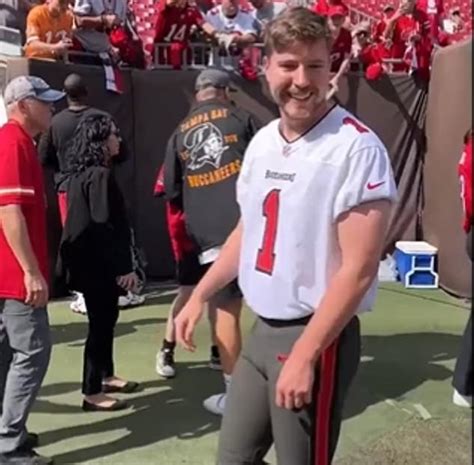 YouTube star MrBeast turns up at Buccaneers game in full uniform for ...