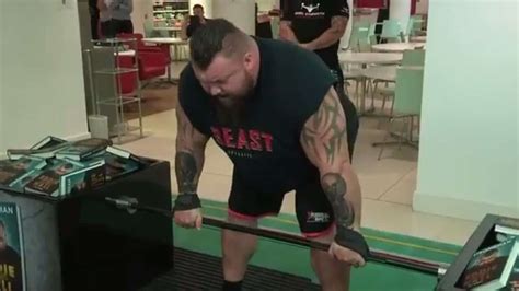 WATCH: Eddie Hall Breaks Another Deadlift World Record – Fitness Volt