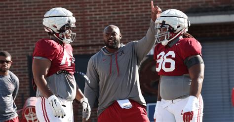 DL coach Freddie Roach details staying at Alabama, his new role