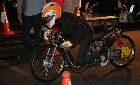 Balap Motor Drag Bikes Matic di Indonesia: Foto Motor Balap Drag Bekasi ...