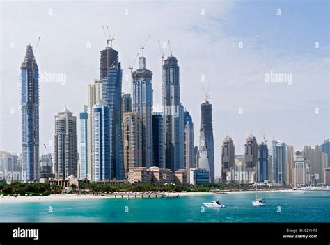 Dubai marina skyline hi-res stock photography and images - Alamy