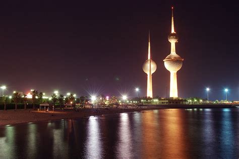 Kuwait Towers At Night | Went for an evening walk near Kuwai… | Flickr