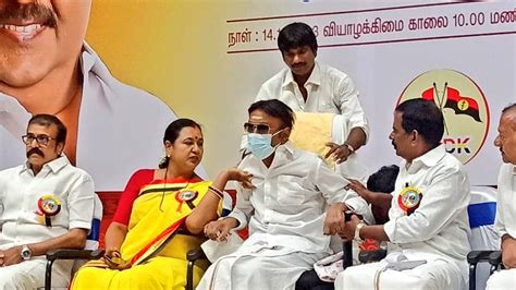 'Captain' Vijayakanth hands over DMDK to wife Premalatha