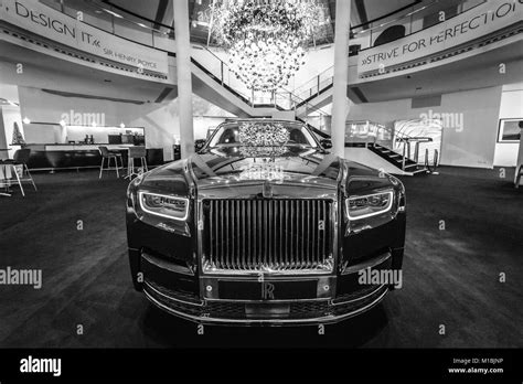 BERLIN - DECEMBER 21, 2017: Showroom. Full-size luxury car Rolls-Royce ...