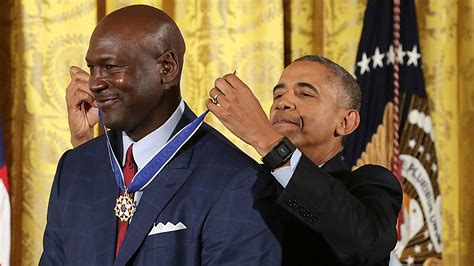 Obama presents Michael Jordan with medal of freedom | Sporting News