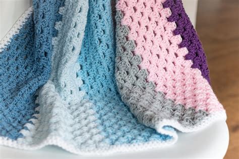 Granny Stitch Baby Blanket Pattern - EasyCrochet.com