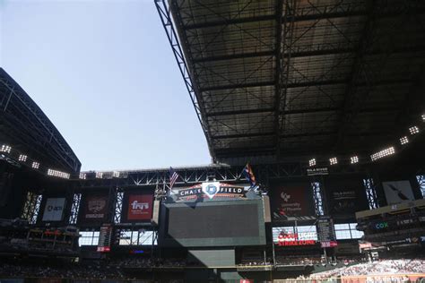 Why Arizona Diamondbacks' Chase Field can have rainouts with roof; why ...