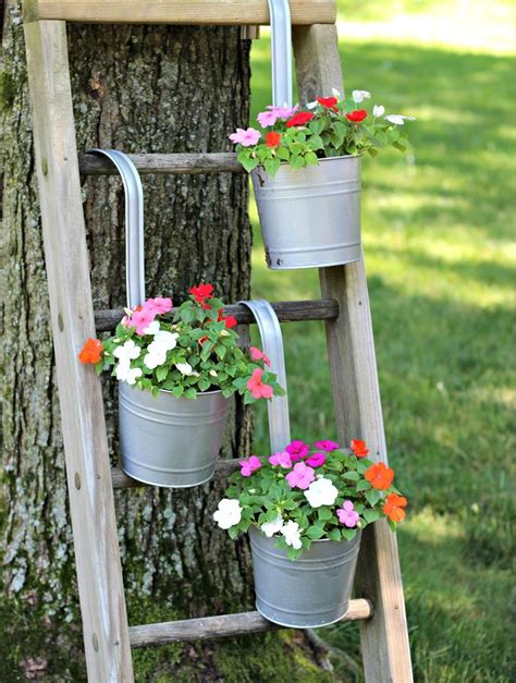 14 Marvelous Ideas For Using Old Ladder In Your Garden