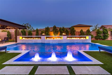 Pool Design Spotlight: The Great Wall of Fire in Gilbert, Arizona