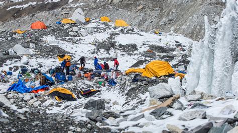 Nepal earthquake: Dramatic aftermath images emerge from Everest Base ...