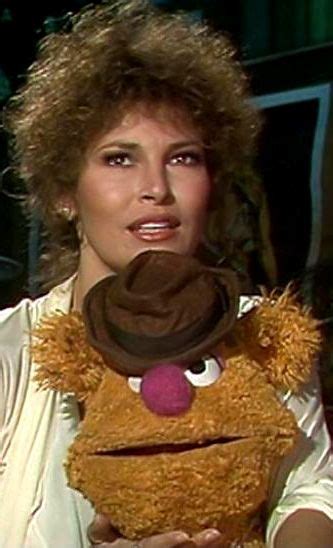 Raquel Welch on The Muppet Show in 1978 | Raquel welch, The muppet show, Raquel