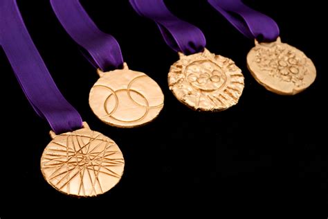 Make a Gold Medal - Paging Supermom