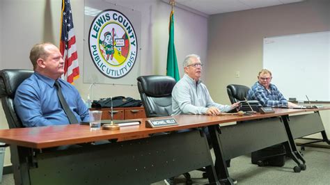 Lewis County PUD Commissioners Fire General Manager | The Daily Chronicle