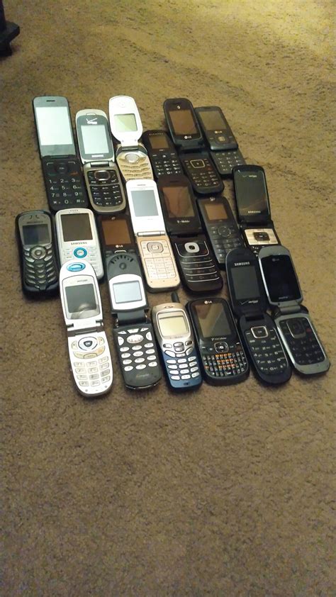 My current collection of old phones : r/vintagemobilephones