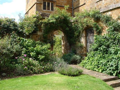 Gardens, Broughton Castle, Oxfordshire, 2009