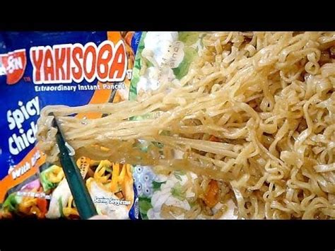 No.5204 Nissin Yakisoba (Philippines) Spicy Chicken - YouTube