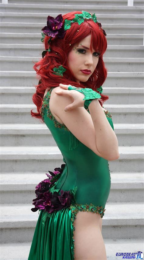 Poison Ivy cosplay gets all fancy and stuff - Nerd Reactor