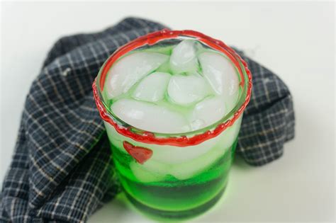 Grinch Cocktail Adult Beverage Recipe - Christmas Crafts And Recipes