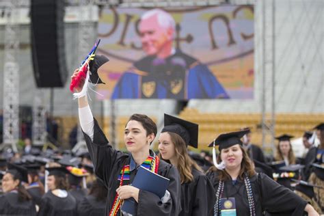 Mike Pence Faces Silent Protest at Notre Dame Graduation Ceremony - WSJ