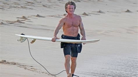 Hey, bud! Sean Penn channels Spicoli with holiday surf session