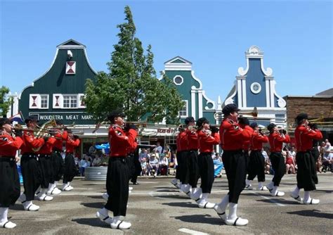 Orange City, IA : Tulip Festival Parade photo, picture, image (Iowa) at ...