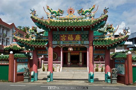 Photo of Chinese temple. Temples and mosques, Labuan, Sabah, Malaysia