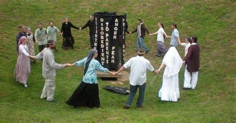 17 Weird and Creepy Cults Still Active Today