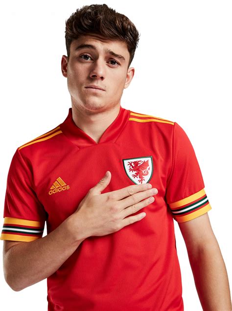 Daniel James Wales football render - FootyRenders