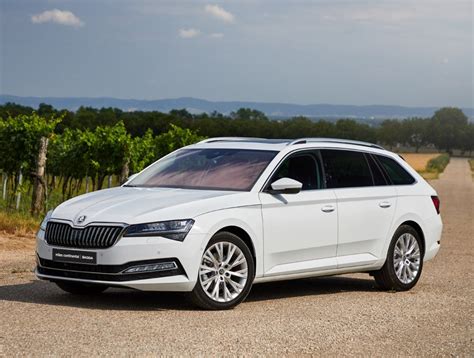 Ready to Patrol: The ŠKODA Superb is the new frontline Police car - Miles Continental Volkswagen