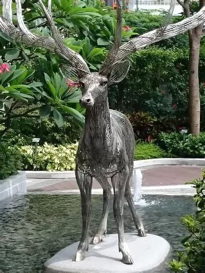 Modern animal sculpture Company