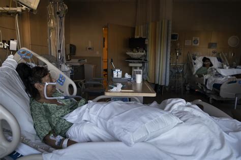 California COVID-19 hospitalizations rise amid Omicron spread - Los Angeles Times