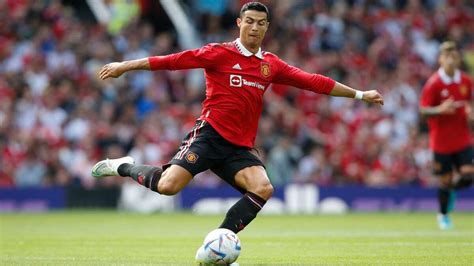 Cristiano Ronaldo beats Manchester United teammates in a sprint after ...