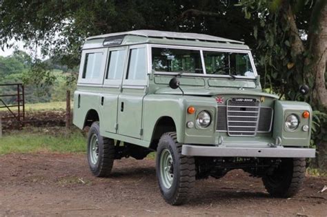 1974 Land Rover 109 Safari (Pre - Defender 90 110) - FULL, FRAME-OFF RESTORATION