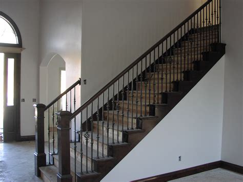 Styles and Designs of Stair Railing Ideas