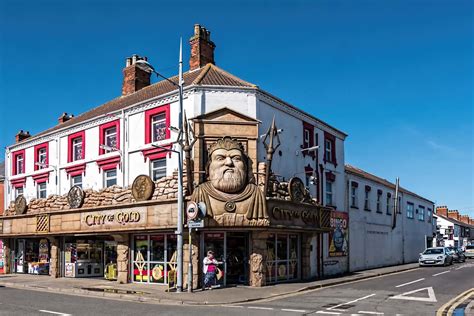 Lincolnshire Cam: Mablethorpe, the main street.