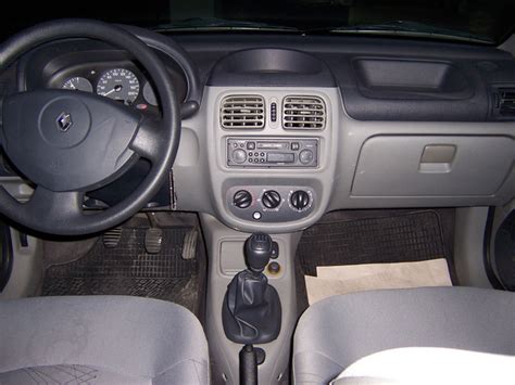 2004 Renault Clio - Interior Pictures - CarGurus