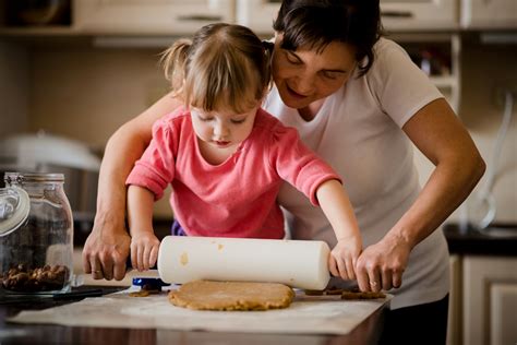 Teaching Kids to Cook and Help in the Kitchen | Pathways.org