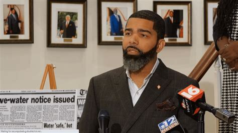 Jackson Mayor Chokwe Antar Lumumba indicted on bribery charges in FBI ...