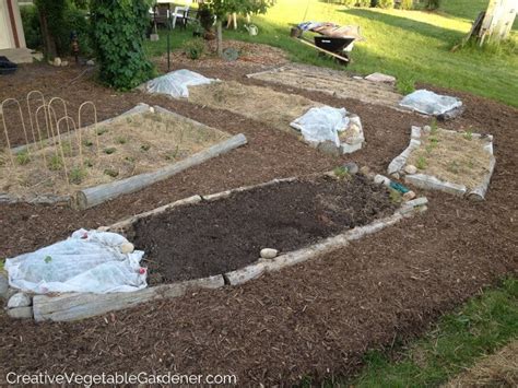 Creative Vegetable Gardener:Mulch Your Vegetable Garden - Creative ...