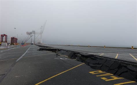 Wellington's port would fail in big quake - officials | RNZ News