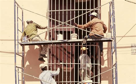 Scaffolding safety tips: 8 easy tips for improving scaffold safety