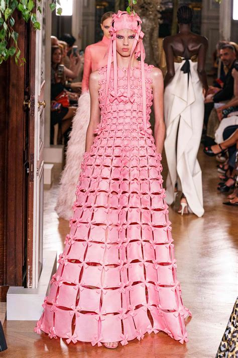 Pierpaolo Piccioli’s Autumn/Winter 2019 Haute Couture Collection for ...