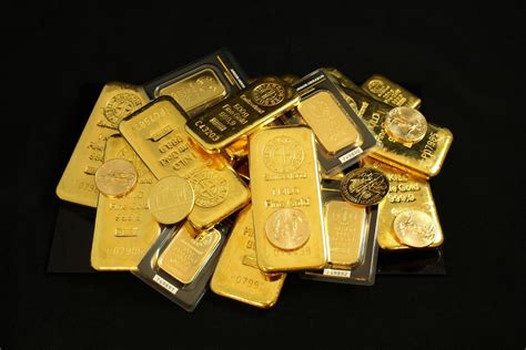 Gold Bars vs. Gold Coins, What’s the Better Investment? | American Bullion