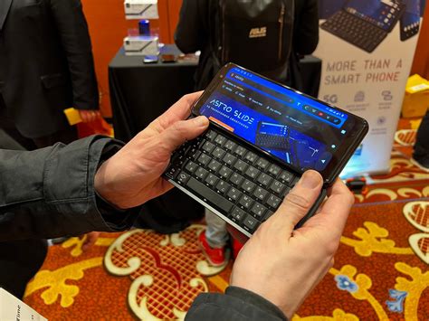 Android phones with physical keyboards aren't dead yet