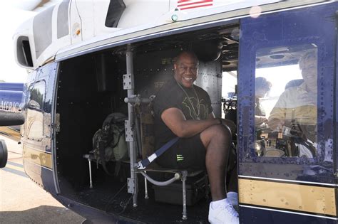 'Deebo' gets lifted with the 1st Helicopter Squadron > Joint Base Andrews > Features